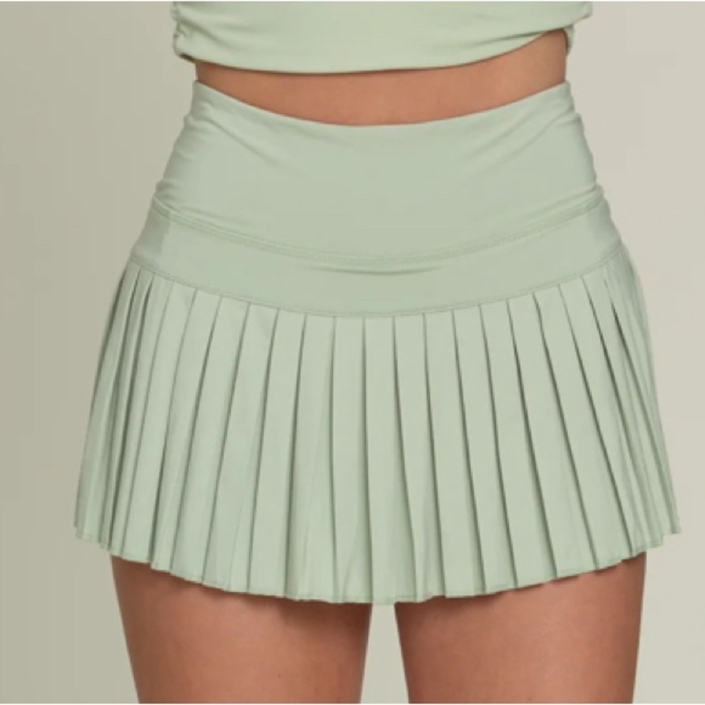 gold hinge skirt